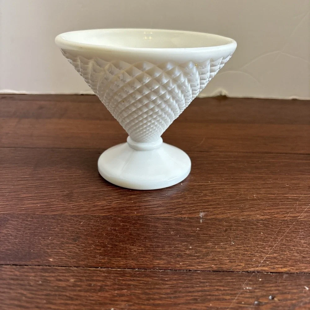 Vintage‎ Milk Glass Candy Dish Westmoreland English Hobnail Pattern